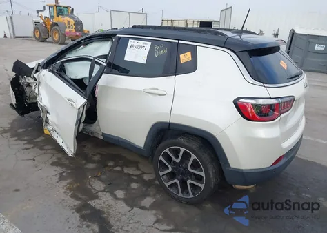 2018 Jeep Compass Limited Fwd z USA, uszkodzony, nr VIN 3C4NJCCB2JT205079